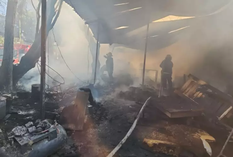 Incendio en Cuernavaca deja 4 heridos.