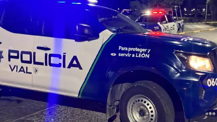 hombre prende fuego a policía de León