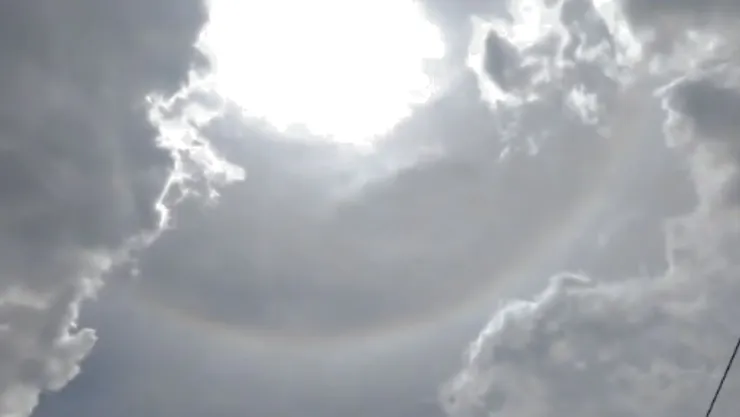 ¿Un presagio Halo solar aparece en la CDMX hoy 20 de agosto; las mejores imágenes