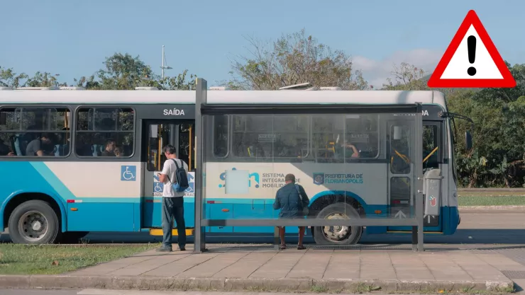 Intentaron prenderle fuego a un camión de transporte público en Aguascalientes (VIDEO)