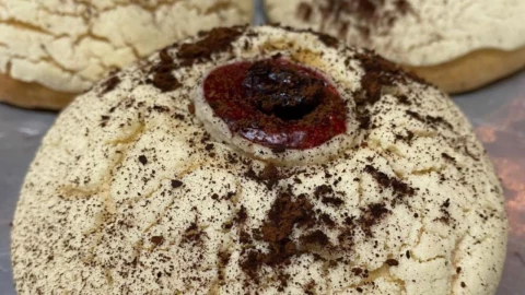 Panaderos crean la Conchatépetl, concha en honor al volcán Popocatépetl.