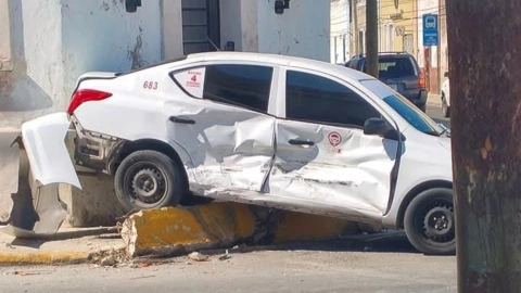 Fuerte accidente en el Centro de Mérida: ¿Qué se sabe del choque que dejó una mujer lesionada hoy martes 15 de abril de 2025?