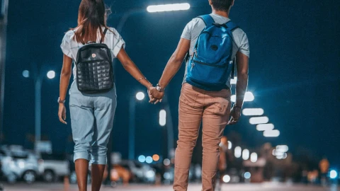 caminata pareja.jpg