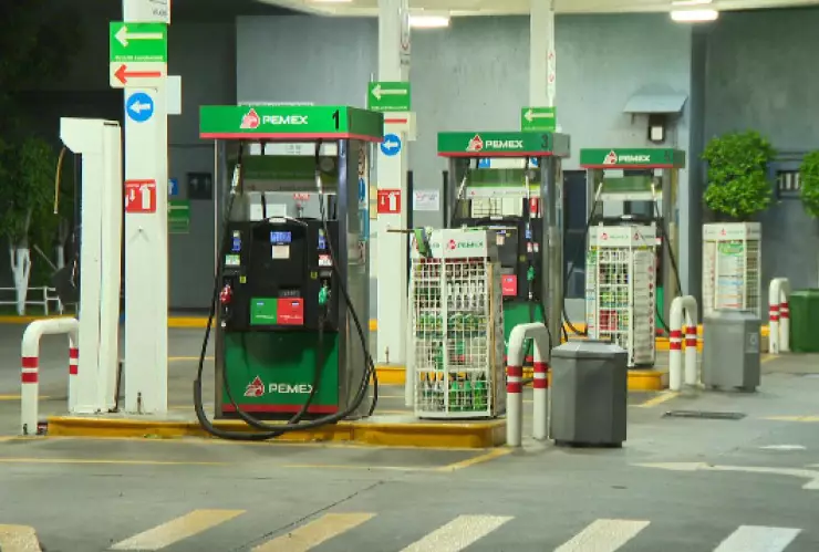 Asalto gasolinera mientras dormia