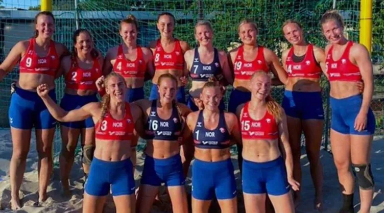noruega-bikini-balonmano-playa.jpg