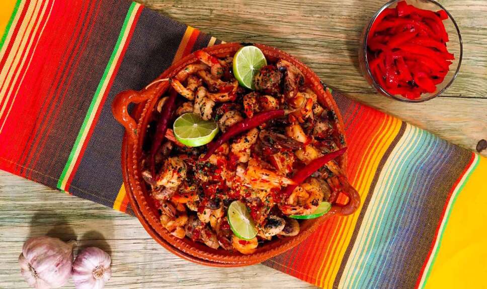 Receta Cazuela de camarones al ajillo Cocineros Mexicanos