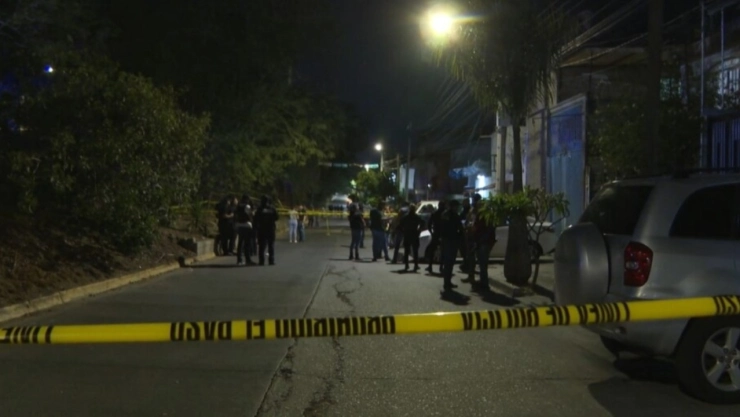 Hombre tomó de rehenes a miembros de una familia y los mató en Sinaloa; después se suicidó
