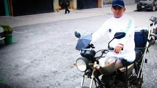 Mario pidió la pierna, pero no las ganas de vivir: Así fue la lucha para salir adelante y seguir trabajando como repartidor