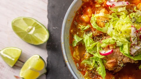 Pozole con limones