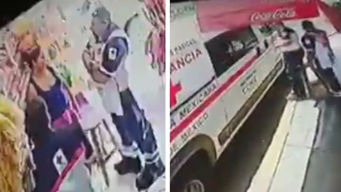 Cámaras de seguridad de una tienda de CDMX captaron el momento en que dos paramédicos de la Cruz Roja roban un banco de madera.