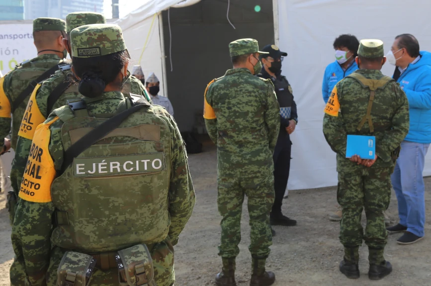 ¡La Secretaría de la Defensa Nacional nuevamente se une a las filas del Juguetón Azteca! ¡Unos verdaderos héroes!