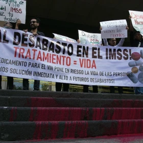 exigen-ante-instalaciones-del-imss-medicamentos-para-vih.jpg