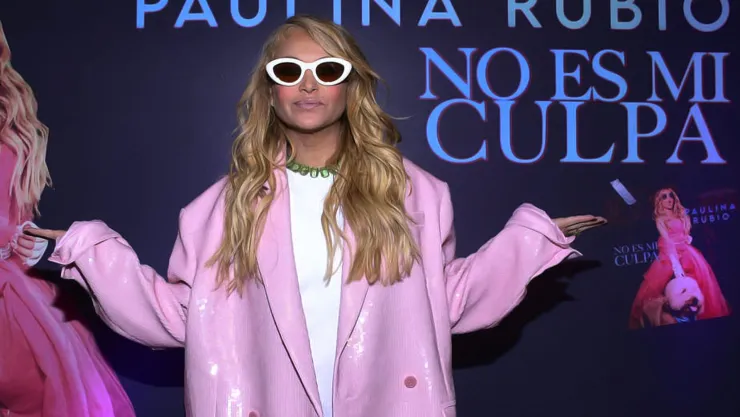 Paulina Rubio tuvo una turbulenta llegada a la CDMX