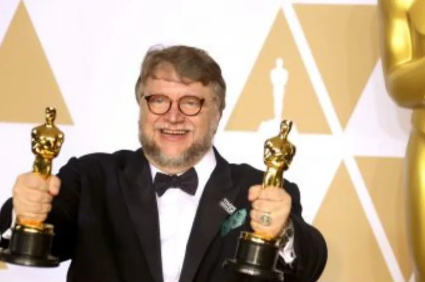 Guillermo del Toro oscars.jpg