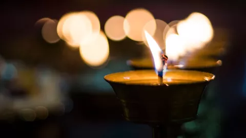 Este es el significado espiritual de que una vela se apague sola