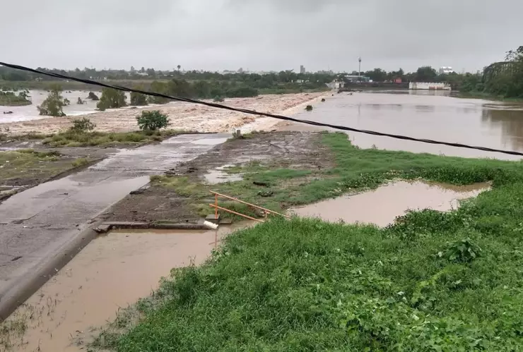 Huracán Norma provoca desbordamiento de ríos en Culiacán
