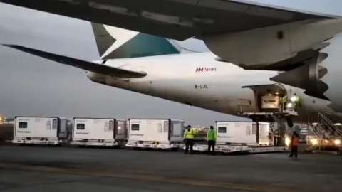 Llegan a la CDMX un millón de vacunas de Sinovac