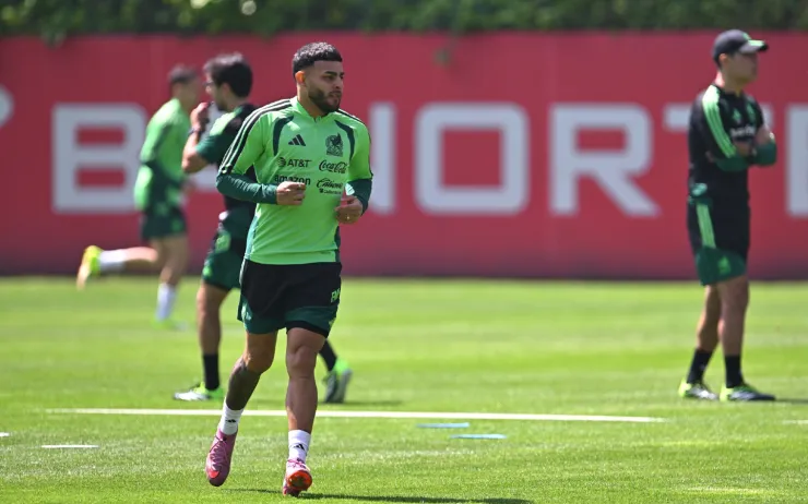 Alexis Vega con la Selección Mexicana