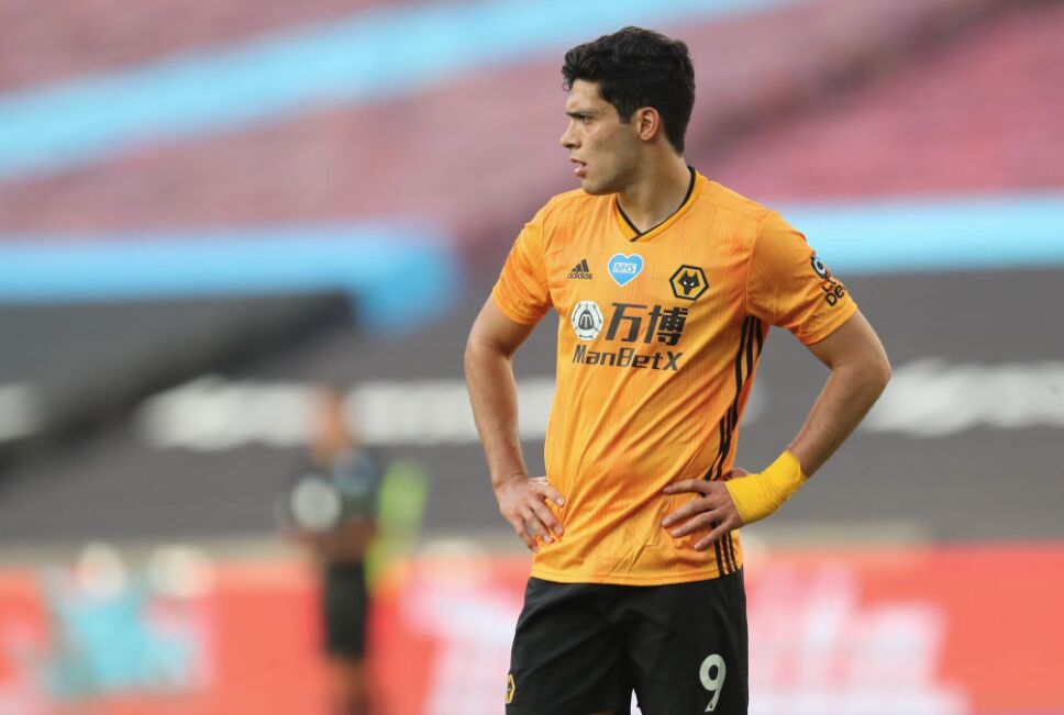 Raúl Jiménez aparece en portadas inglesas con la del Manchester United