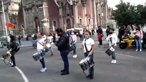 instructores de bandas de guerra.jpg