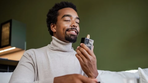 Estos son los mejores perfumes para hombre y con olores ideales para la primavera