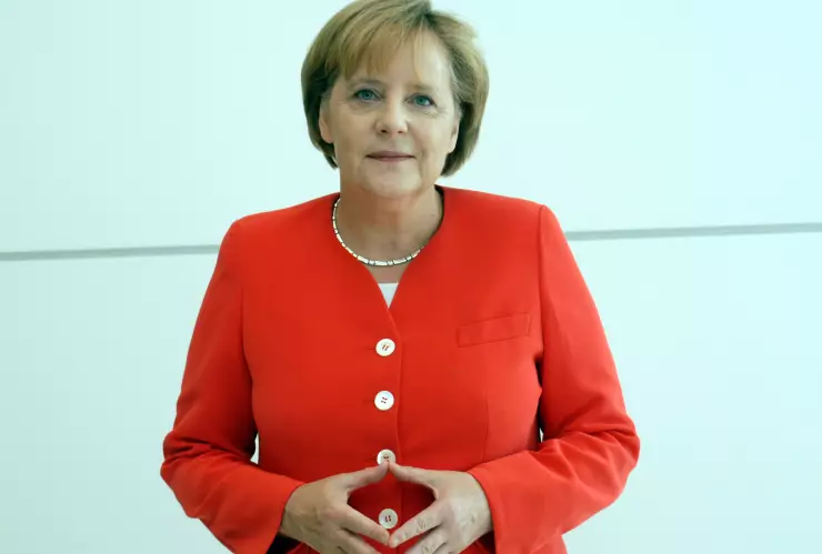 Angela Merkel, ceremonia, punk 1.jpg