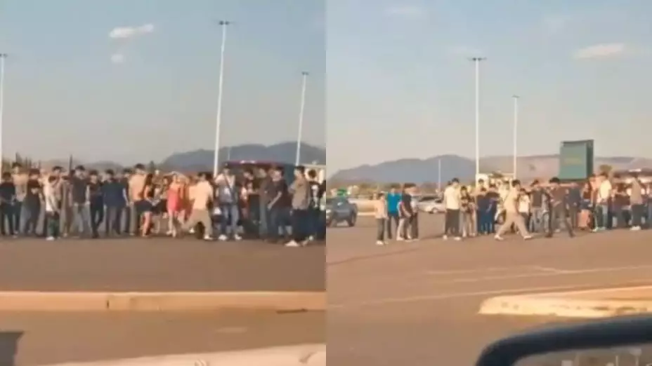 Jóvenes pelean en Fashion Mall