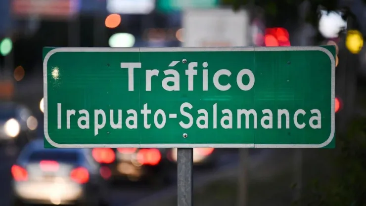 ¿Largas filas y embotellamiento Así el tráfico en la carretera Irapuato-Salamanca por la noche de hoy martes 9 de diciembre.jpg