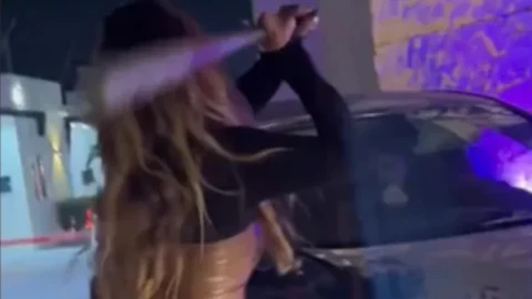 Pelea afuera de motel