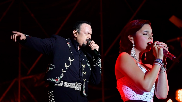 Pepe Aguilar reacciona abucheo Ángela Aguilar