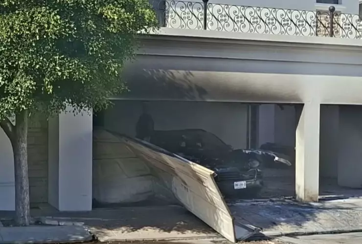 Incendian casa en la colonia Chapultepec en Culiacán hoy 19 de diciembre de 2025. (1).jpg