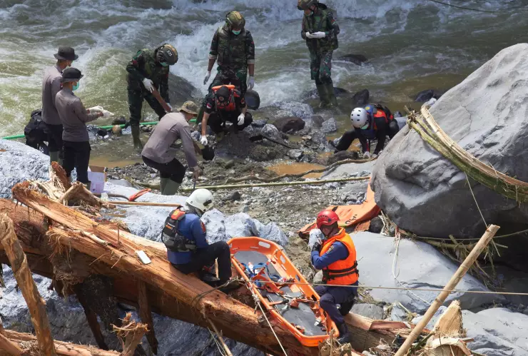 Inundaciones en el sudeste asiático acumulan más de mil muertes.