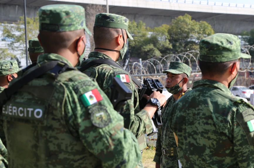 ¡La Secretaría de la Defensa Nacional nuevamente se une a las filas del Juguetón Azteca! ¡Unos verdaderos héroes!