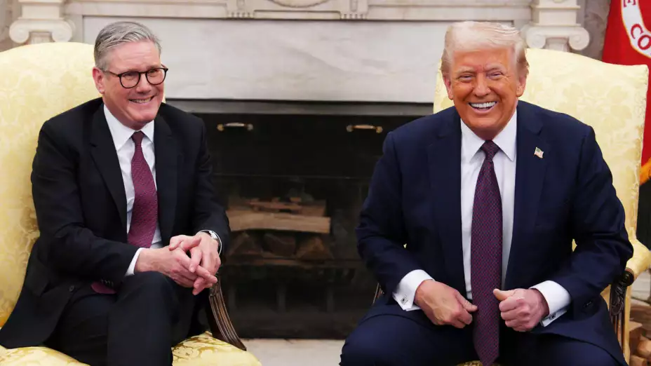 El premier británico, Keir Starmerm, con el presidente de EU, Donald Trump.