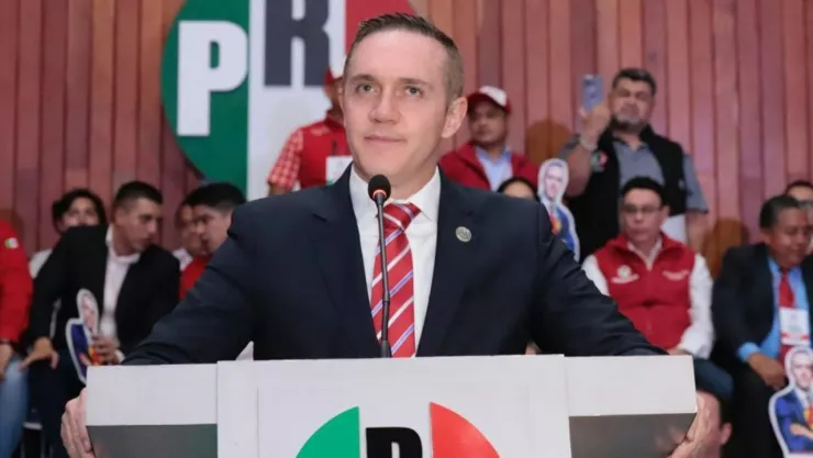 Adrián Rubalcava renuncia al PRI