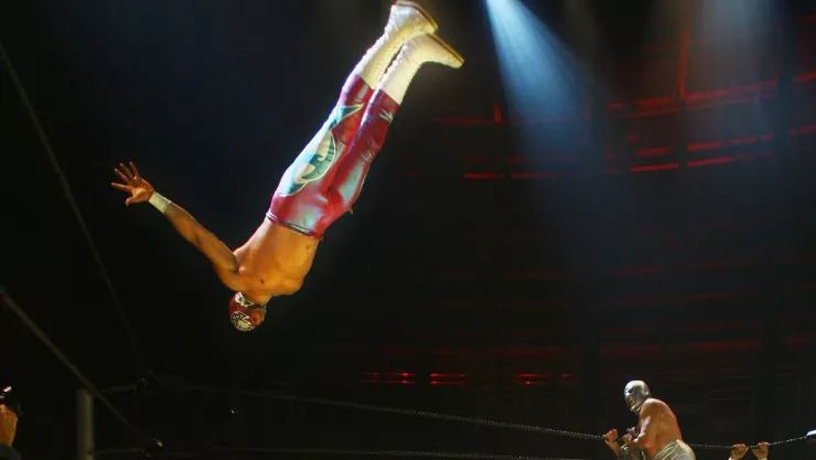 Lesión de oro jr en la lucha libre del CMLL