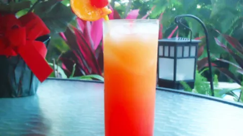 Prepara un Tequilo Sunrise