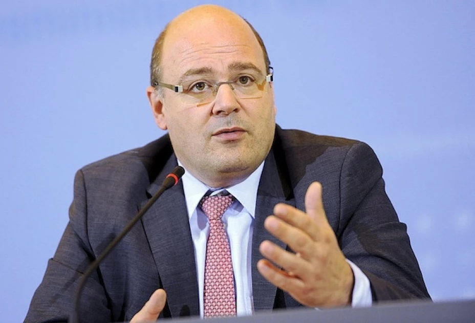 Steffen Kampeter el viceministro de finanzas alemán, dijo que con esa iniciativa se espera reducir la crisis en la UE