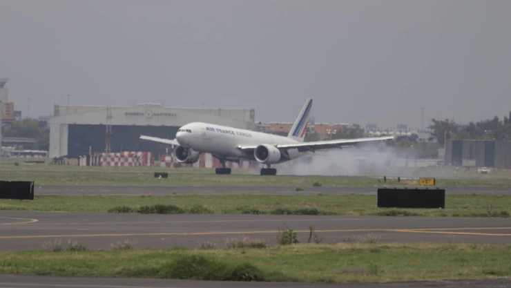 EUA baja a categoría 2 la seguridad aérea en México