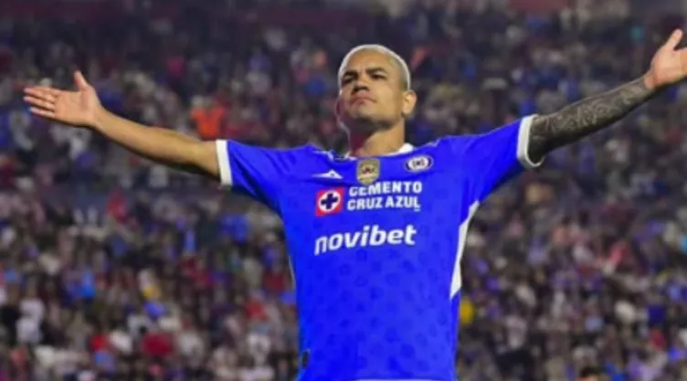postura-cruz-azul-toro-fernandez.jpg