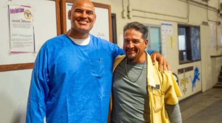 asi-recibieron-cain-velasquez-salir-prision-video.jpg