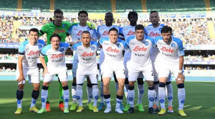 Chucky Lozano fue el mejor calificado del Napoli ante el Hellas Verona
