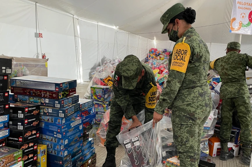 ¡La Secretaría de la Defensa Nacional nuevamente se une a las filas del Juguetón Azteca! ¡Unos verdaderos héroes!