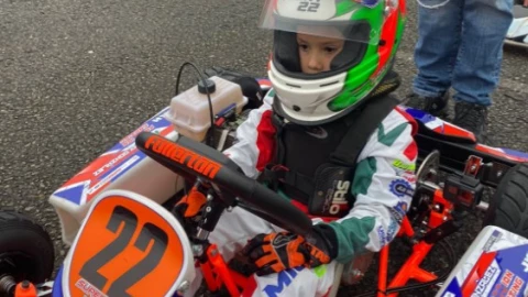 Micky González, pequeño piloto morelense arrasa en Super One Series