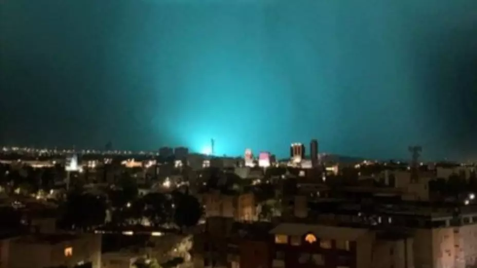 luz-azul-leon (1).jpg
