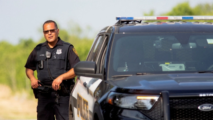 mexicanos trailer migrantes texas