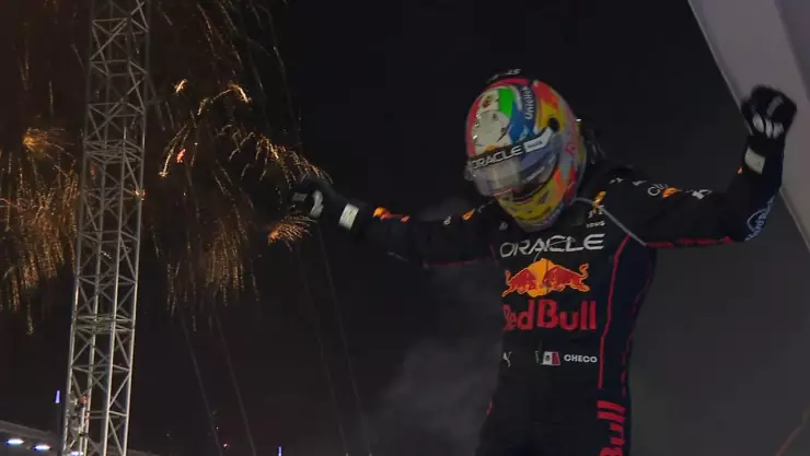 Fórmula 1 Checo Pérez gana el Gran Premio de Singapur