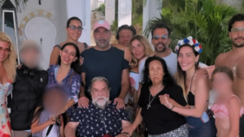 Frida Sofía posa junto a su familia paterna