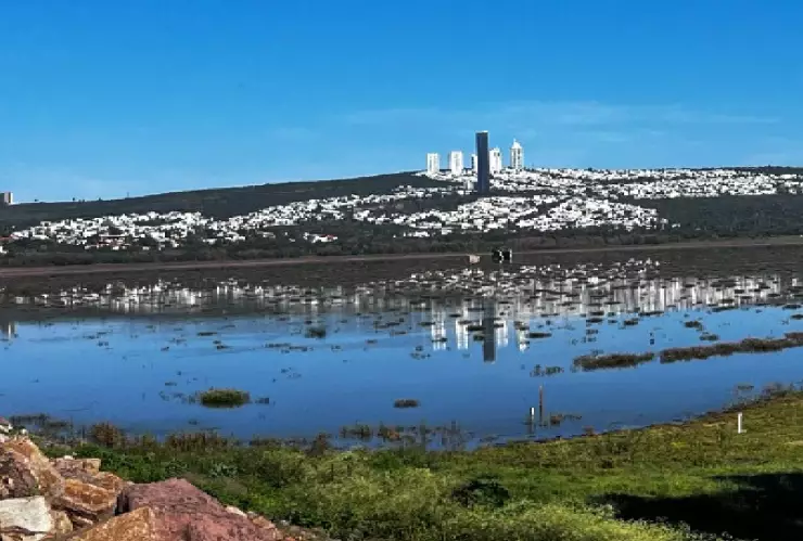 Nivel del agua en la presa El Palote, León, Guanajuato.