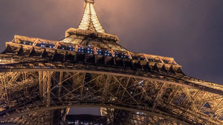 La famosa Torre Eiffel ha cumplido 130 a&ntilde;os y para festejarlo, te dejamos su historia en diez datos curiosos que seguro no sab&iacute;as de esta maravillosa construcci&oacute;n.